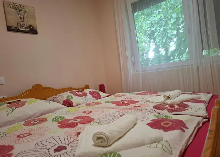 Szolo Vendeghaz * Balatongyörök